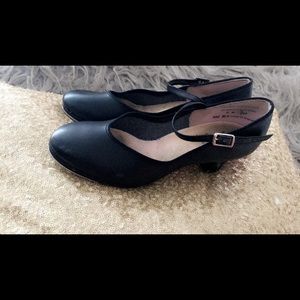 Capezio Heel Tap shoe